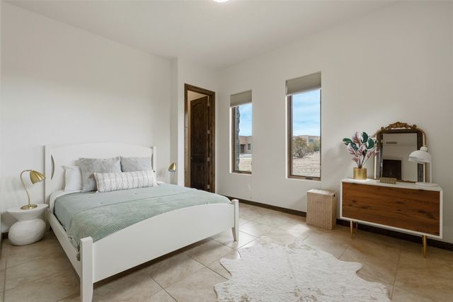 9 Camino Maravilla, Santa Fe, NM 87506