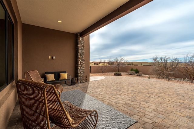 9 Camino Maravilla, Santa Fe, NM 87506