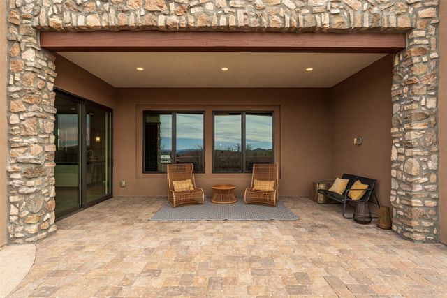 9 Camino Maravilla, Santa Fe, NM 87506