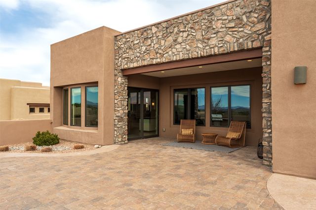 9 Camino Maravilla, Santa Fe, NM 87506