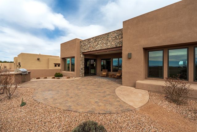 9 Camino Maravilla, Santa Fe, NM 87506