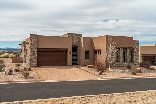 9 Camino Maravilla, Santa Fe, NM 87506