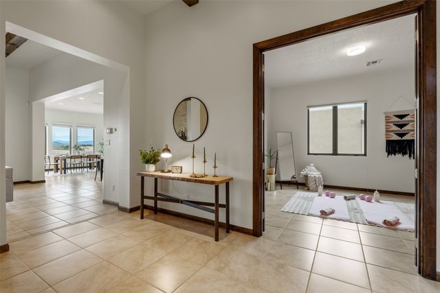 9 Camino Maravilla, Santa Fe, NM 87506