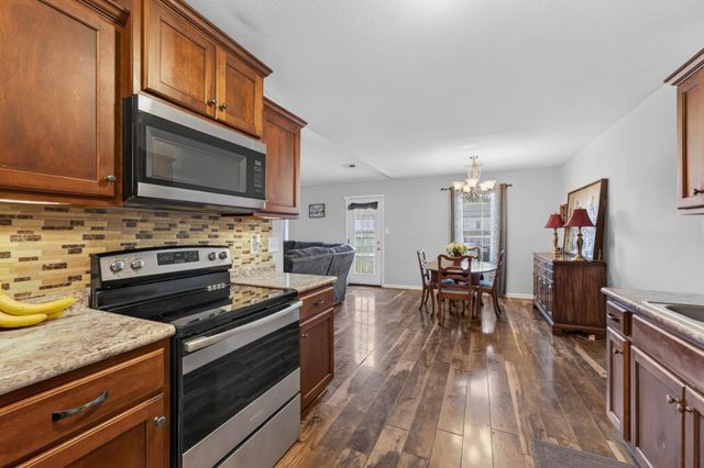 120 Bob White Trl, Oak Grove, KY 42262
