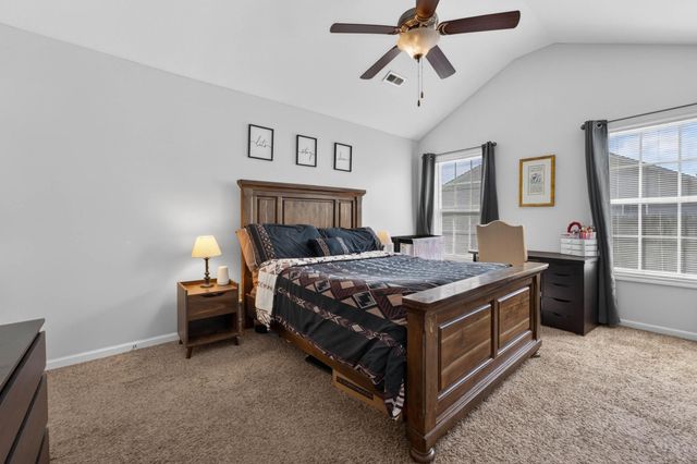 120 Bob White Trl, Oak Grove, KY 42262