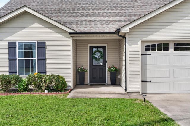 120 Bob White Trl, Oak Grove, KY 42262