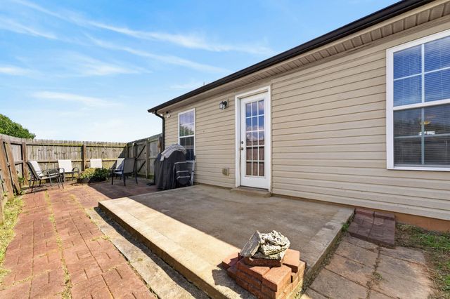 120 Bob White Trl, Oak Grove, KY 42262