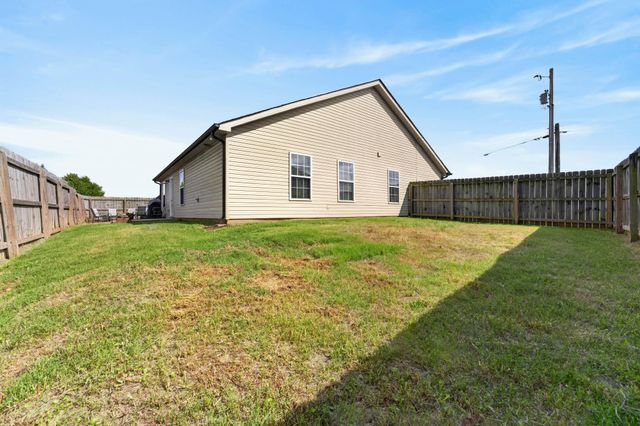 120 Bob White Trl, Oak Grove, KY 42262
