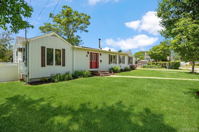 76 Alton Road, Babylon, NY 11702