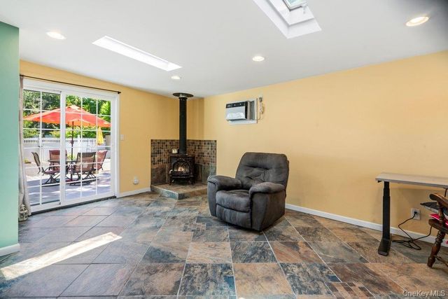 76 Alton Road, Babylon, NY 11702