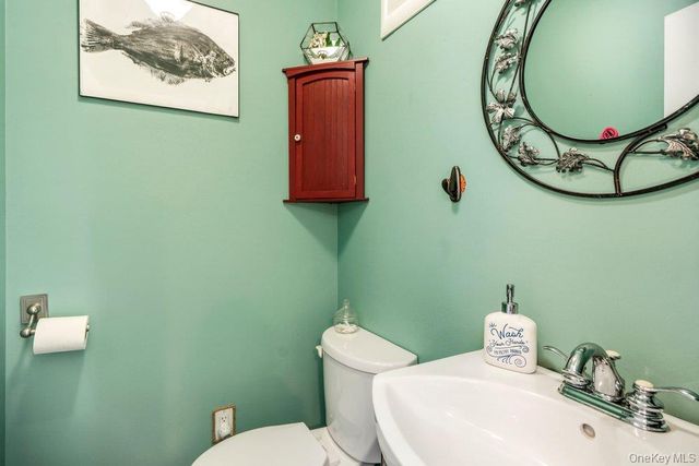 76 Alton Road, Babylon, NY 11702