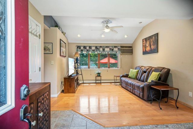 76 Alton Road, Babylon, NY 11702
