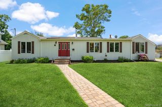 76 Alton Road, Babylon, NY 11702