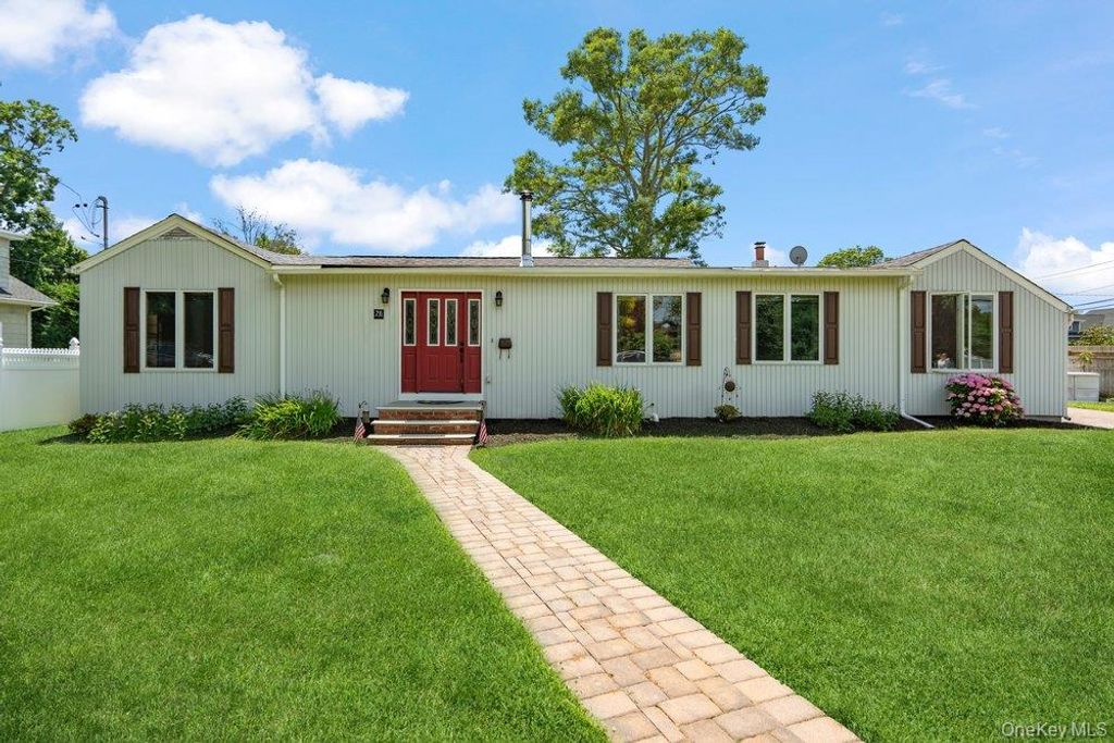 76 Alton Road, Babylon, NY 11702