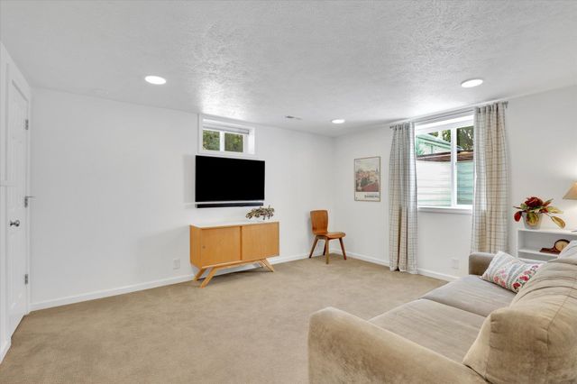 9410 E BROADWAY Ave, Spokane Valley, WA 99206