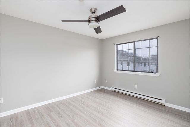 30 Woodglen Drive 7A1, Waterbury, CT 06705