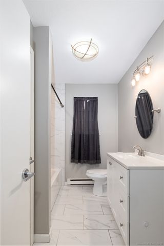 30 Woodglen Drive 7A1, Waterbury, CT 06705