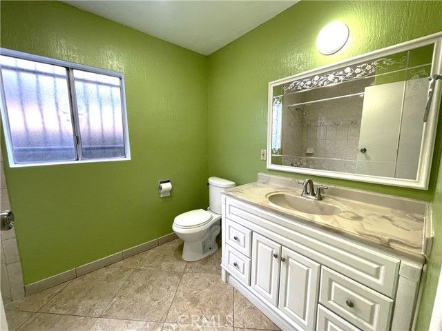 10802 Grape Street, Los Angeles, CA 90059