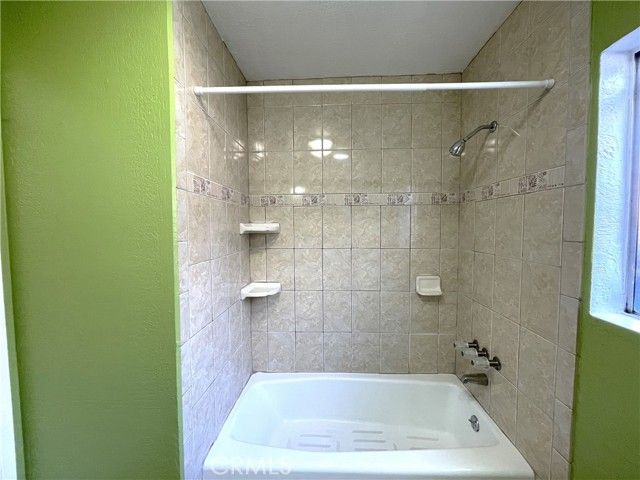 10802 Grape Street, Los Angeles, CA 90059