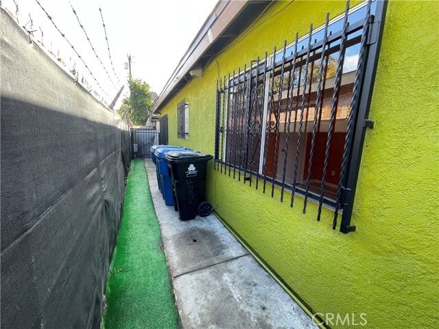 10802 Grape Street, Los Angeles, CA 90059