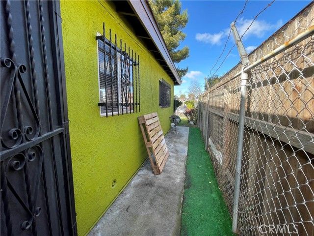 10802 Grape Street, Los Angeles, CA 90059