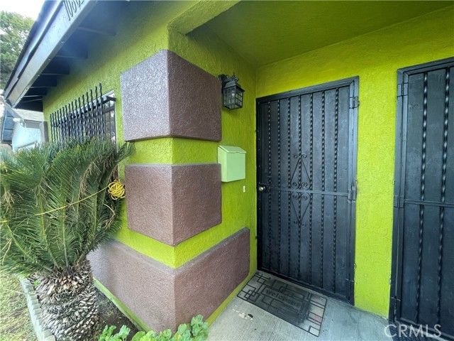 10802 Grape Street, Los Angeles, CA 90059