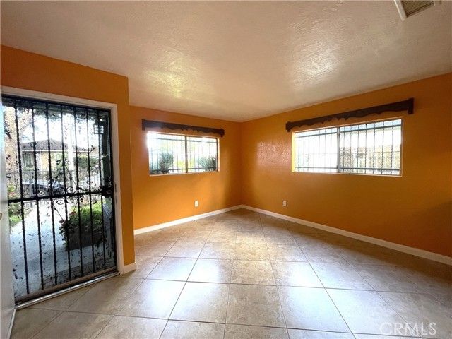 10802 Grape Street, Los Angeles, CA 90059