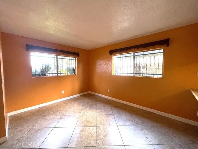 10802 Grape Street, Los Angeles, CA 90059