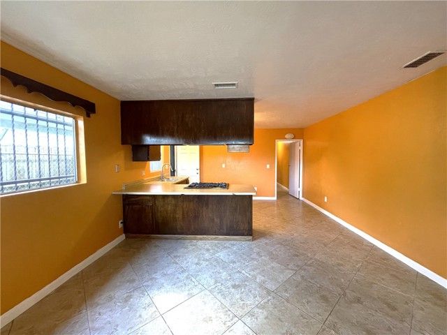 10802 Grape Street, Los Angeles, CA 90059