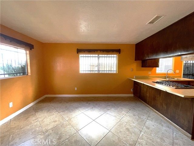 10802 Grape Street, Los Angeles, CA 90059