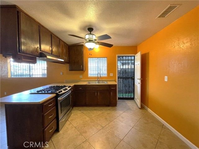 10802 Grape Street, Los Angeles, CA 90059
