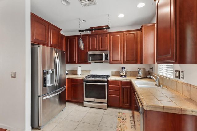 2012 Muscovy Rd, West Sacramento, CA 95691