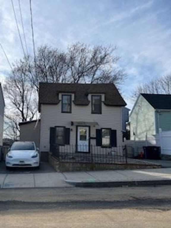 75 Summer St, Revere, MA 02151