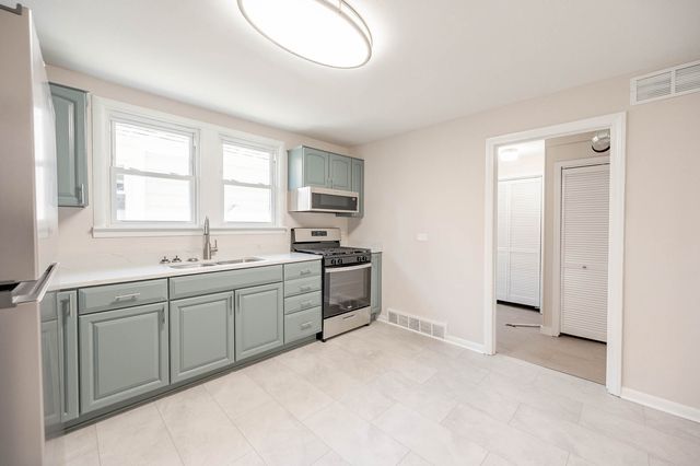 4503 N Sayre Avenue, Harwood Heights, IL 60706