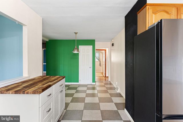 31 NEWELL AVE, Cherry Hill, NJ 08034
