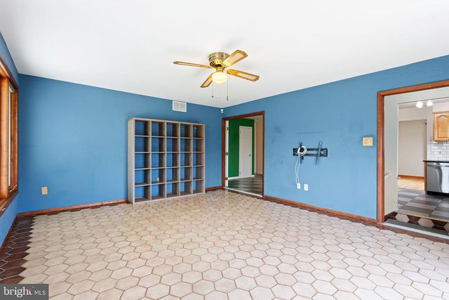 31 NEWELL AVE, Cherry Hill, NJ 08034