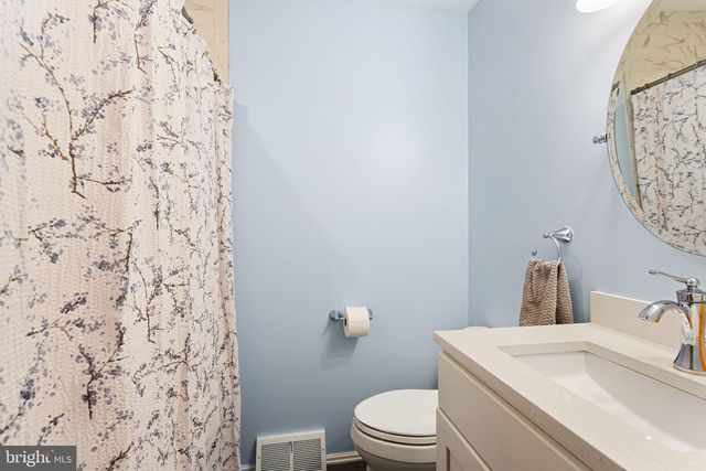 31 NEWELL AVE, Cherry Hill, NJ 08034