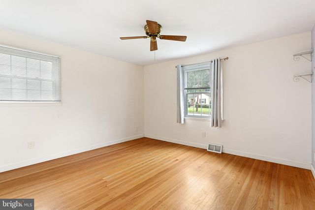 31 NEWELL AVE, Cherry Hill, NJ 08034