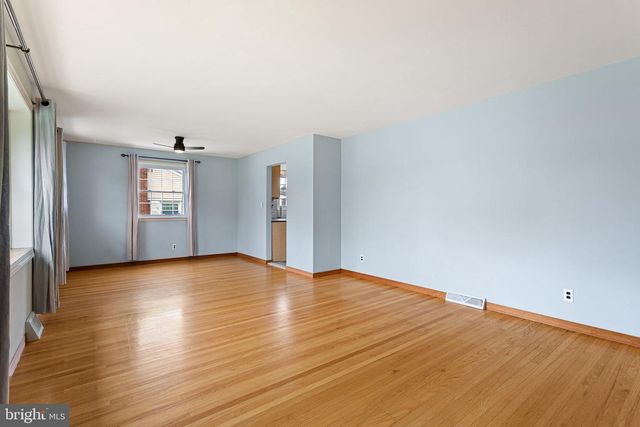 31 NEWELL AVE, Cherry Hill, NJ 08034