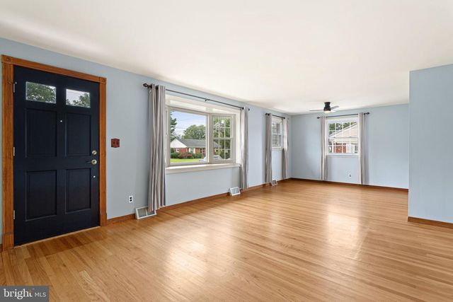 31 NEWELL AVE, Cherry Hill, NJ 08034