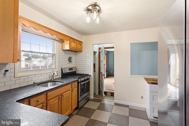 31 NEWELL AVE, Cherry Hill, NJ 08034
