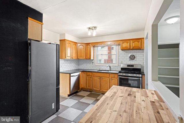 31 NEWELL AVE, Cherry Hill, NJ 08034