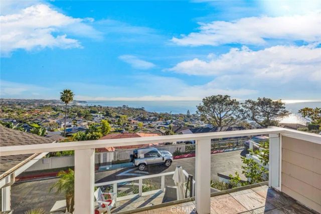 21 N Vista De La Luna, Laguna Beach, CA 92651