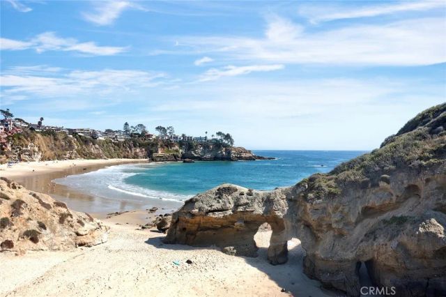 21 N Vista De La Luna, Laguna Beach, CA 92651