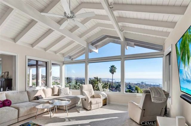 21 N Vista De La Luna, Laguna Beach, CA 92651