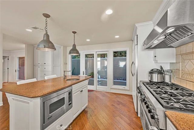 21 N Vista De La Luna, Laguna Beach, CA 92651