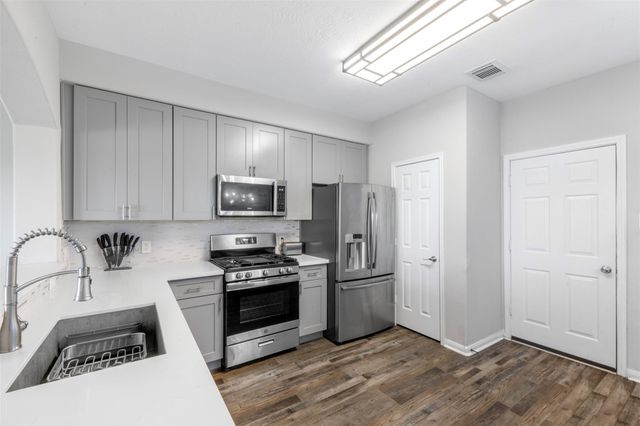 1413 Highway 146 S, La Porte, TX 77571