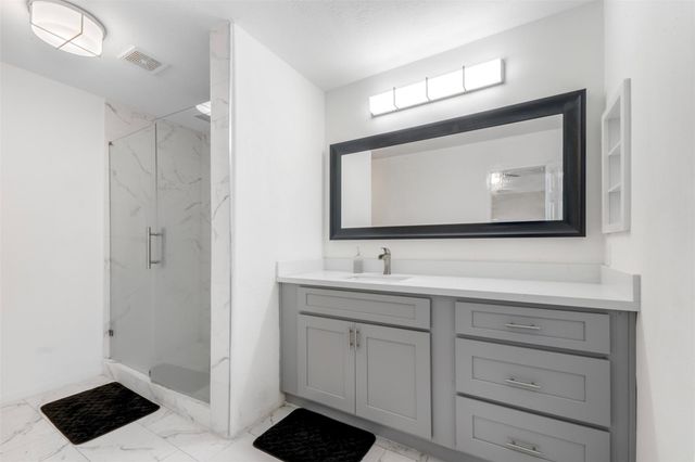 1413 Highway 146 S, La Porte, TX 77571