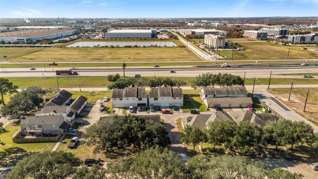 1413 Highway 146 S, La Porte, TX 77571