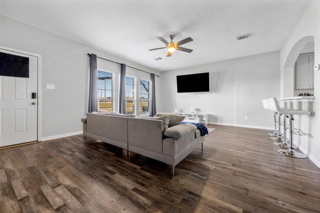 1413 Highway 146 S, La Porte, TX 77571